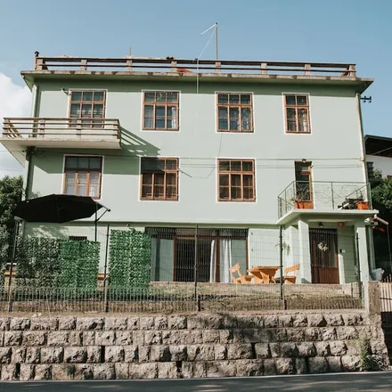 Rent this 6 bed house on Tolmin