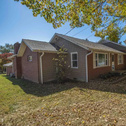 Buy this 3 bed house on 719 Ridgeview Drive in Clinton, TN 37716