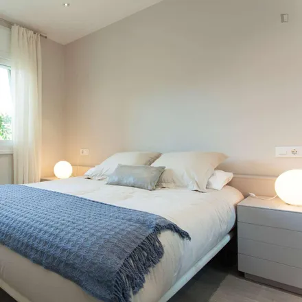 Rent this 3 bed apartment on Associació de Veïns del Barri de Sant Antoni in Avinguda de Mistral, 28