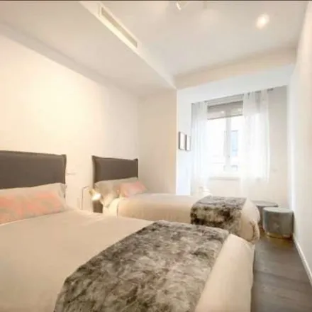 Rent this 2 bed apartment on Madrid in Calle de Concepción Arenal, 4