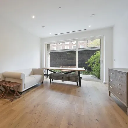 Rent this 2 bed apartment on unnamed road in London, NW8 8FS