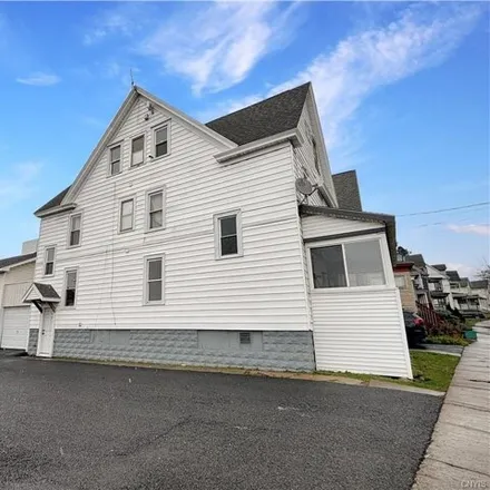 Buy this 6 bed house on Bruce's Car Cleaners in East Brighton Avenue, City of Syracuse