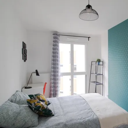Rent this 4 bed room on 1 Rue Mozart in 92110 Clichy, France