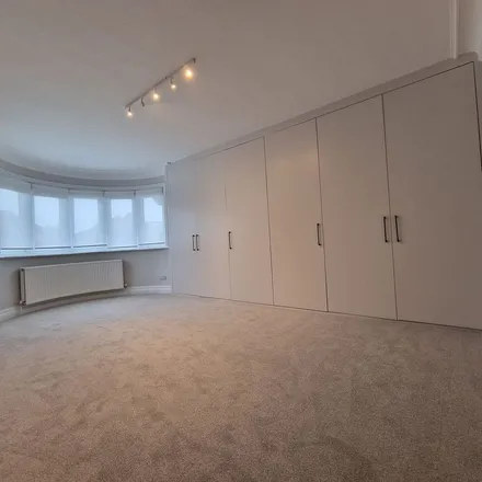 Rent this 5 bed apartment on Carmel Court in Gloucester Gardens, London