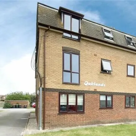 Image 2 - Oaklands, Lancing, West Sussex, Bn15 - Apartment for sale