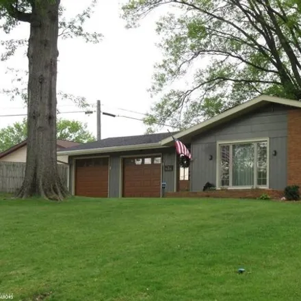 Buy this 3 bed house on 2 Bel-Air Court in Keokuk, IA 52632