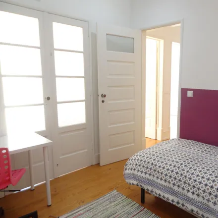 Rent this 4 bed room on Rua Filipe da Mata in 1099-023 Lisbon, Portugal