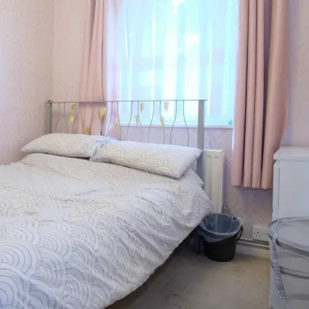 Rent this 3 bed room on 33 Bayham Street in London, NW1 0ES