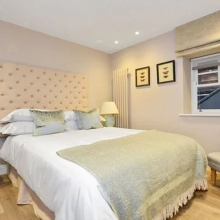 Rent this 2 bed apartment on Lyndhurst Road in London, NW3 5PE
