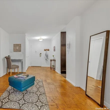 Image 4 - 3rd Avenue & East 57th Street, 3rd Avenue, New York, NY 10035, USA - Condo for sale