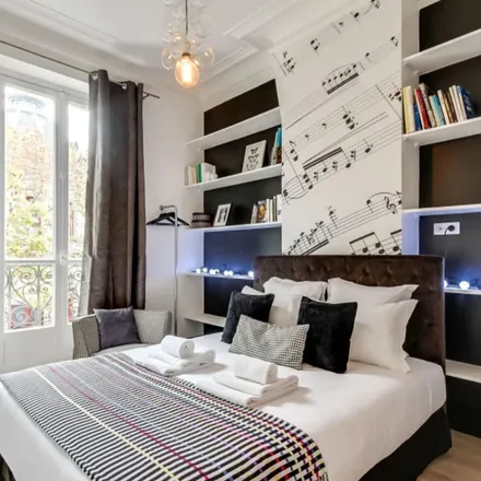 Image 8 - 138 Boulevard Saint-Germain, 75006 Paris, France - Apartment for rent