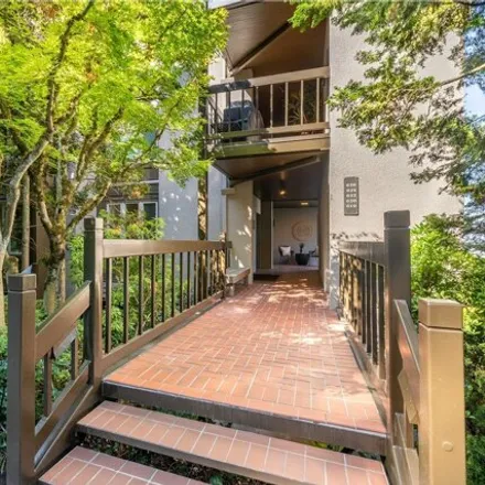 Buy this 2 bed condo on 600 Northwest Westover Terrace in Portland, OR 97210