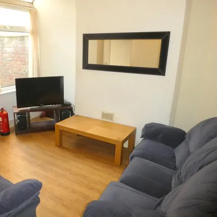 Image 3 - 483 Claremont Road, Manchester, M14 5WU, United Kingdom - Townhouse for rent