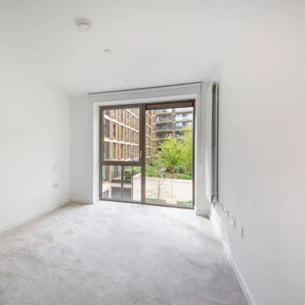 Image 4 - Pendant Court, Royal Crest Avenue, London, E16 2BA, United Kingdom - Apartment for rent