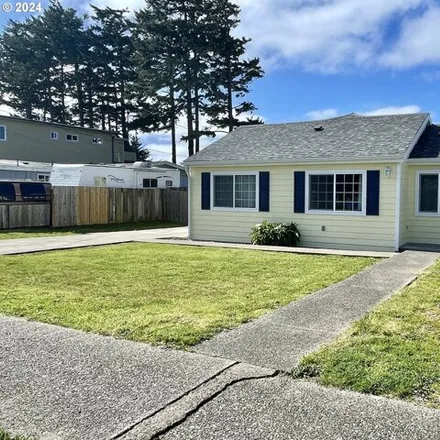 Buy this 3 bed house on Sunset Middle School in 245 South Cammann Street, Coos Bay