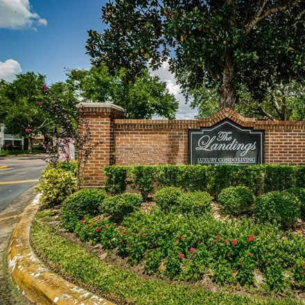 Buy this 2 bed condo on 4203 Chatham Oak Court in Mullis City, FL 33624
