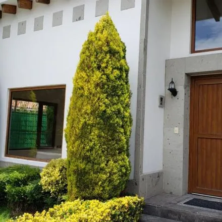 Buy this 4 bed house on Metepec-Zacango in 52161 Santa María Magdalena Ocotitlan, MEX