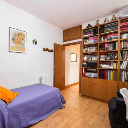 Rent this 3 bed room on Carrer de Còrsega in 542, 08037 Barcelona