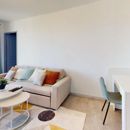 Rent this 3 bed apartment on 102 Rue Roger Mathurin in 13010 10e Arrondissement, France