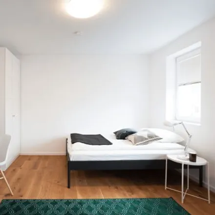 Rent this 7 bed room on Salemkirche Berlin-Neukölln in Delbrückstraße 15, 12051 Berlin