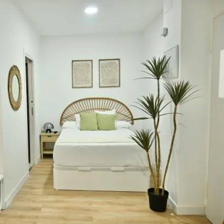 Image 5 - Calle del Monte Perdido, 35, 28053 Madrid, Spain - Apartment for rent