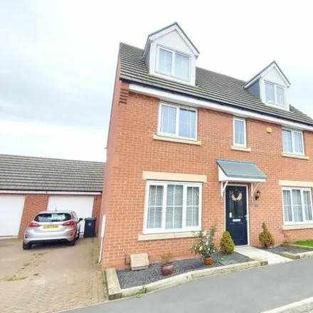 Buy this 5 bed townhouse on Haydock Park Drive in Bourne, PE10 0XE