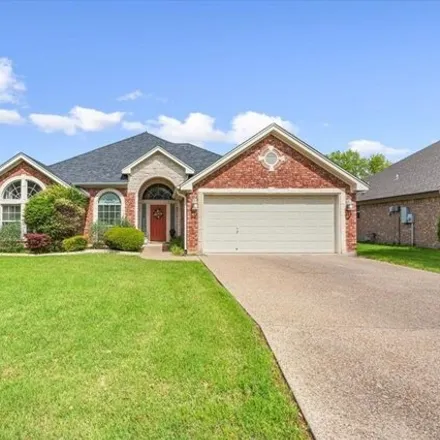 Buy this 3 bed house on 4092 Creekview Trail in Temple, TX 76504
