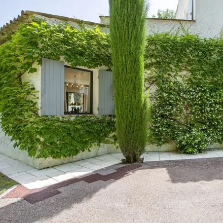 Buy this 5 bed house on 131 Chemin de Bellevue in 06740 Châteauneuf-Grasse, France