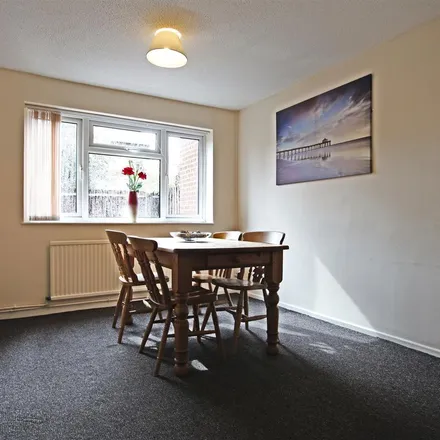 Image 5 - Elizabeth Walk, Northampton, NN1 5SR, United Kingdom - Apartment for rent