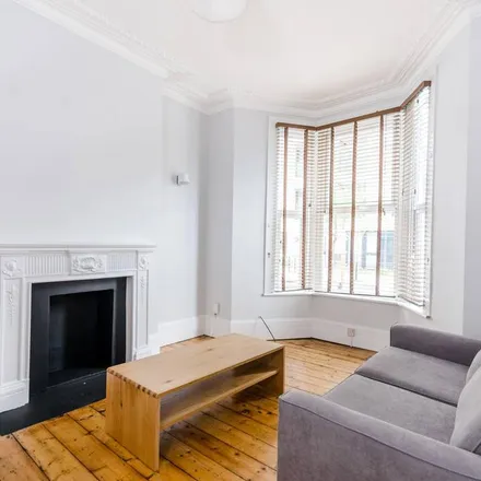 Image 3 - Pellerin Road, London, N16 8UT, United Kingdom - House for rent