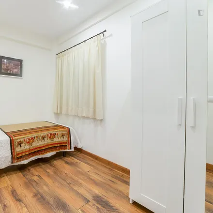 Rent this 3 bed room on Gran Via de les Corts Catalanes in 251, 08001 Barcelona