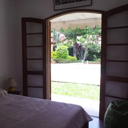 Rent this 5 bed house on Teresópolis