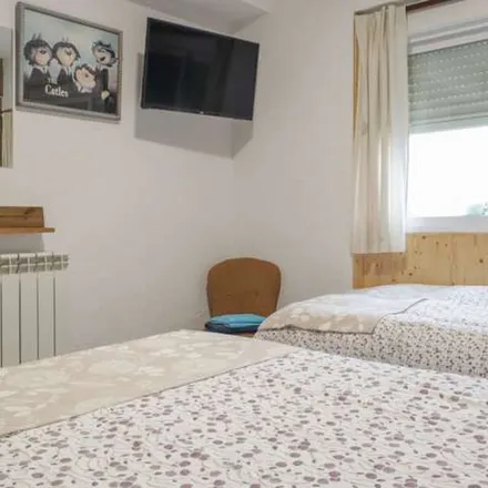 Rent this 3 bed apartment on Madrid in Avenida de los Príncipes de España, 31