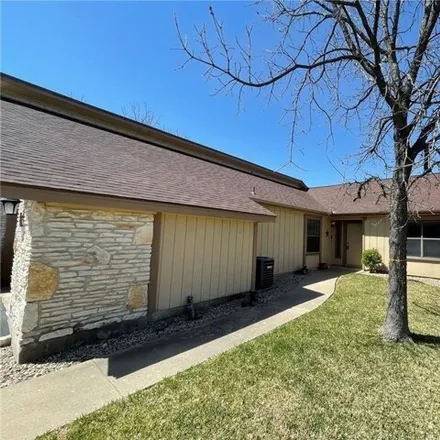 Rent this 2 bed house on 10 Oaks Place in Lago Vista, Travis County