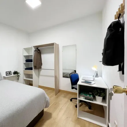 Image 3 - Calle de Tribulete, 4, 28012 Madrid, Spain - Room for rent