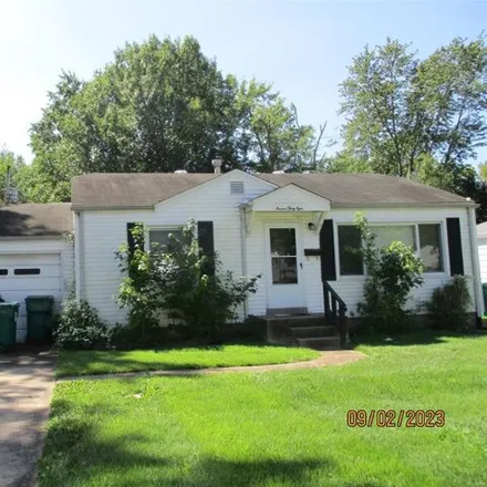 Buy this 2 bed house on 1138 Ashford Drive in Bellefontaine Neighbors, MO 63137