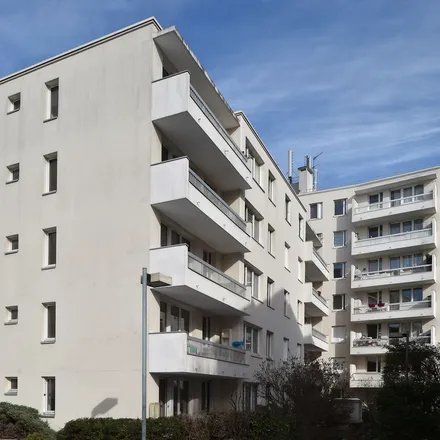 Rent this 1 bed apartment on 139 Boulevard Jean Jaurès in 92110 Clichy, France