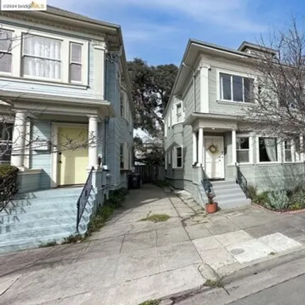 Buy this 5 bed house on 698 39th Street in Oakland, CA 94609