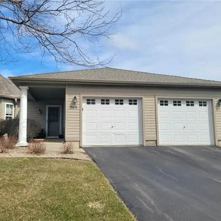 Buy this 2 bed house on 941 Carriage Hills Drive in Chaska, MN 55318