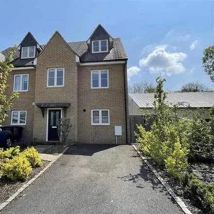 Rent this 3 bed townhouse on Walter Craft Court in Chipping Norton, OX7 5EW