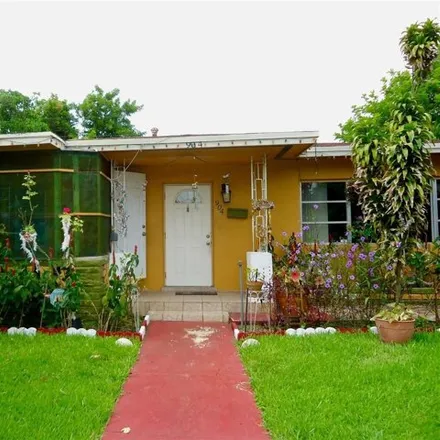 Image 1 - 904 NE 164th St, North Miami Beach, Florida, 33162 - House for sale