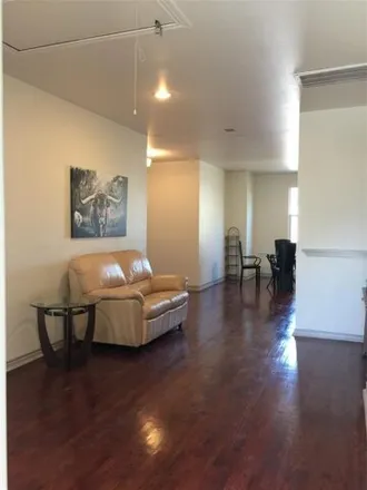 Image 3 - 615 East North Loop Boulevard, Austin, TX 78751, USA - Apartment for rent