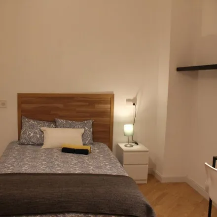 Image 2 - Carrer de Roger de Flor, 36, 08018 Barcelona, Spain - Room for rent