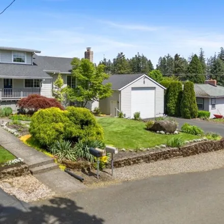Buy this 3 bed house on 2677 York Street in West Linn, OR 97068
