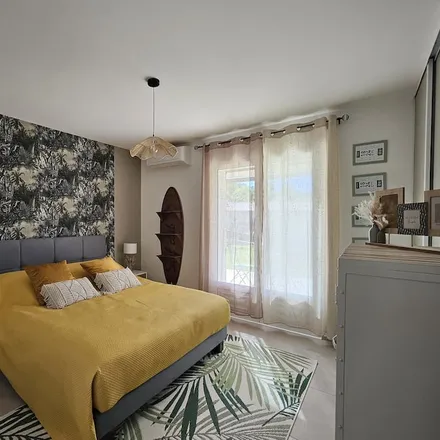 Rent this 5 bed house on 30520 Saint-Martin-de-Valgalgues