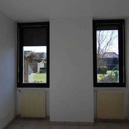 Rent this 3 bed apartment on 83 Rue de Maubec in 31300 Toulouse, France