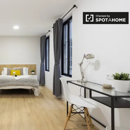 Rent this 8 bed room on Madrid in Calle de Martín de los Heros, 23