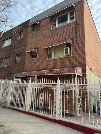 Image 1 - 1722 East 174th Street, New York, NY 10472, USA - House for sale