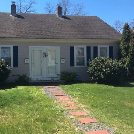 Image 1 - 304;306 Tremont Street, Oakland, Taunton, MA 02780, USA - House for sale