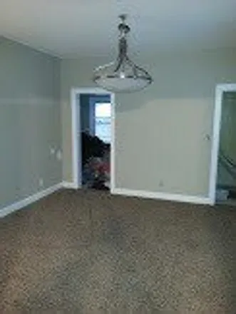 Image 3 - 111 Charles Street, Carpentersville, IL 60110, USA - House for rent
